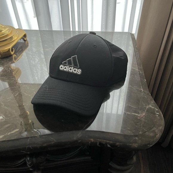 Adidas baseball cap like new. - Picture 5 of 5